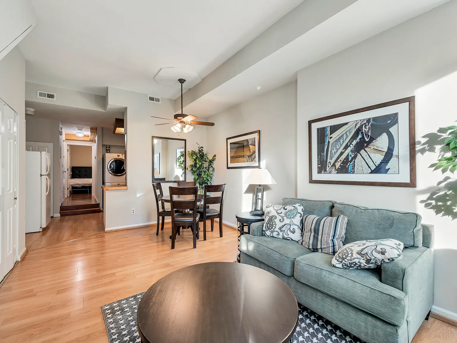 3 bed, 1200 sqft, $1,800 — Photo 3