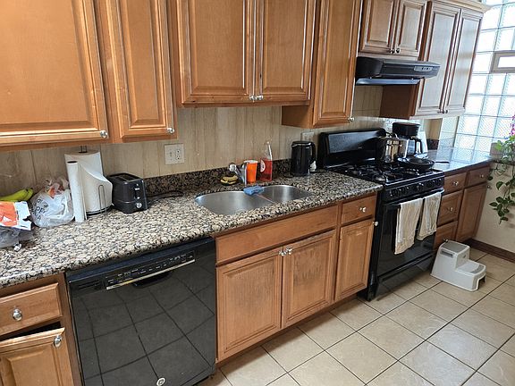 3rd image of 1112 Madison St #1