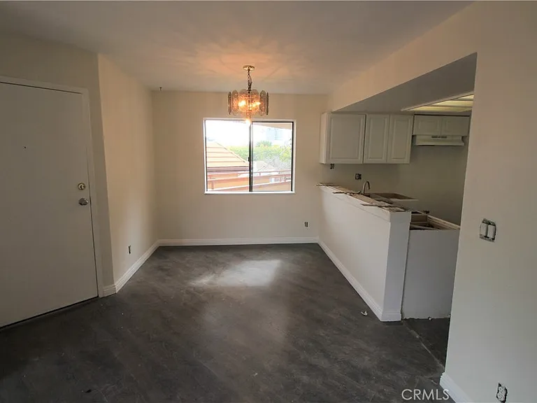 415 W Stocker St #307 — Photo 6