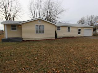 615 S C St, Seymour, MO 65746
