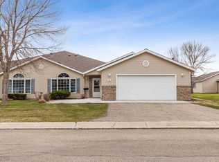 404 30th St N, Moorhead, MN 56560
