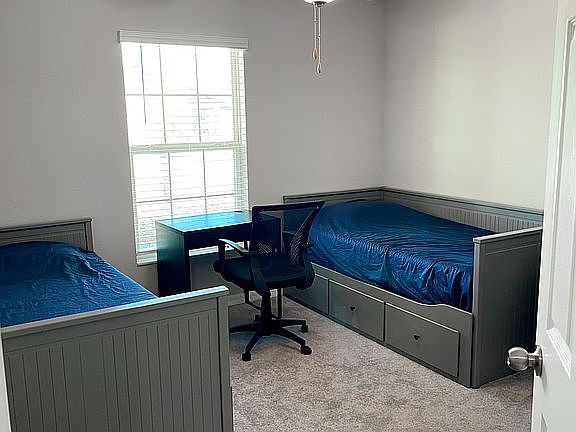 Front bedroom 