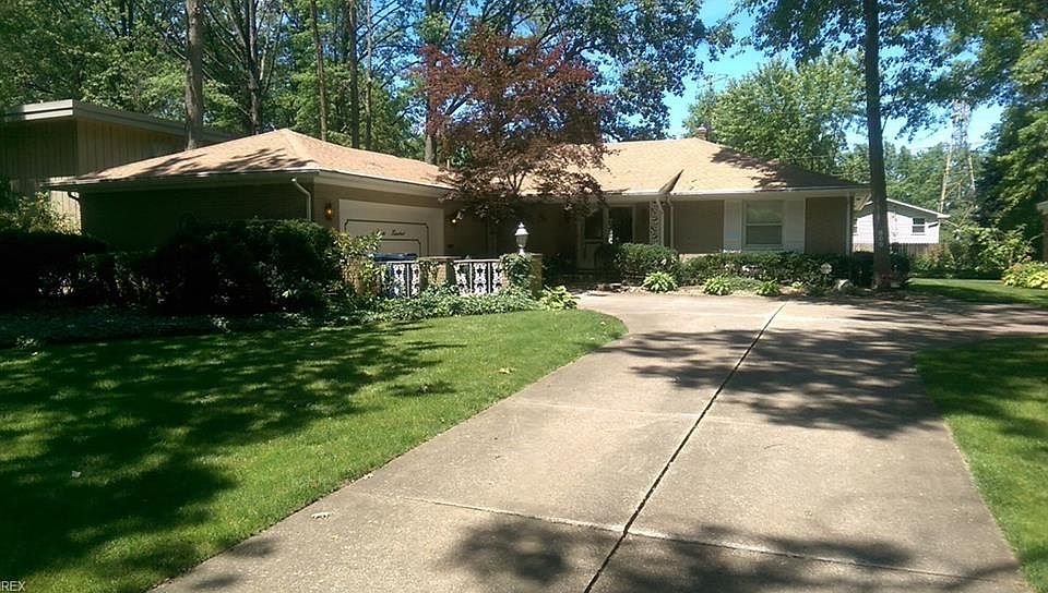 1st image of 800 Red Hill Dr
