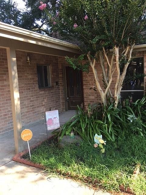 1st image of 15834 Sandy Hill Dr