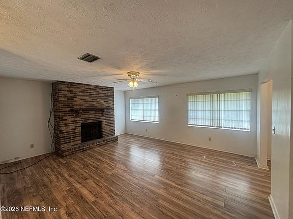 4th image of 16165 NE 27TH Place