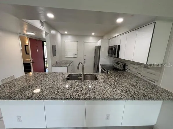 1400 NE 191st St APT 309, Miami, FL 33179