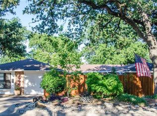 305 Dickey Dr, Euless, TX 76040