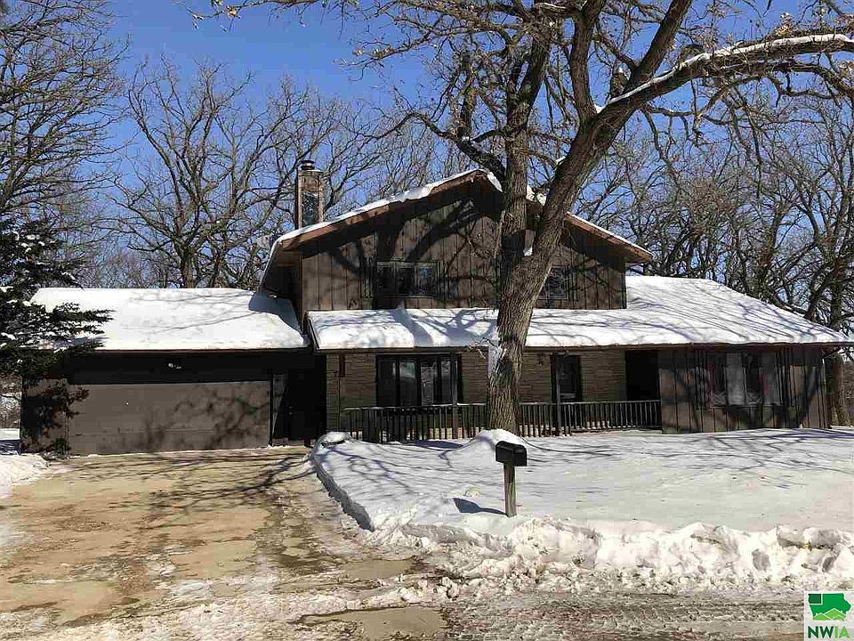 1st image of 326 Oak Knoll Dr