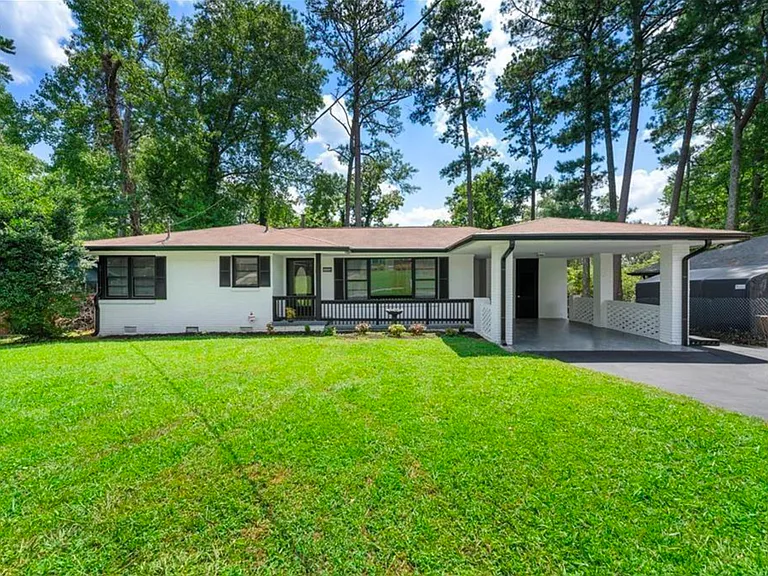 2318 Green Forrest Dr — Photo 1