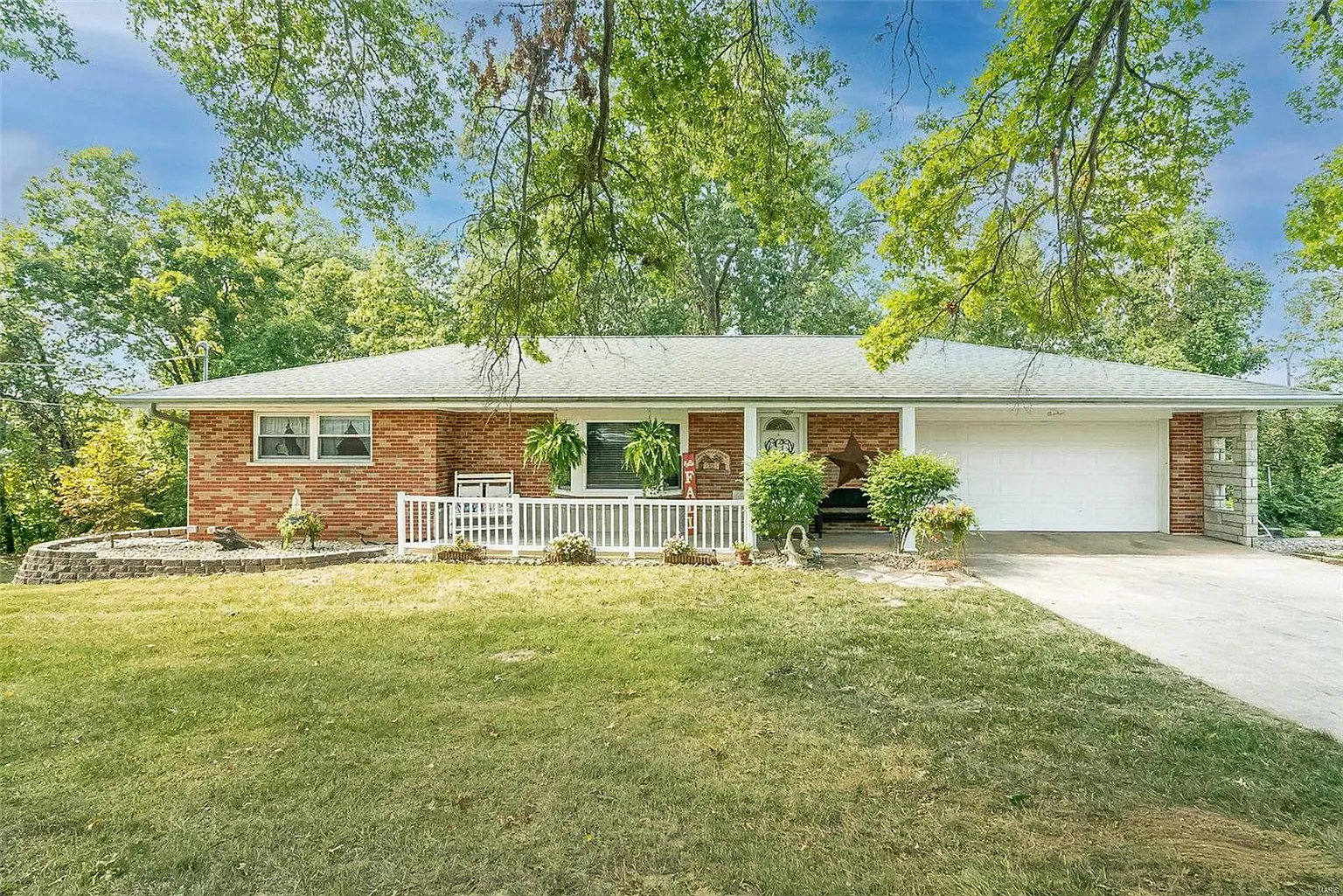 7567 Becker Rd photo 1