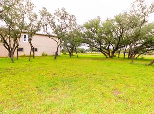 2323 Carr Rd, Beeville, TX 78102