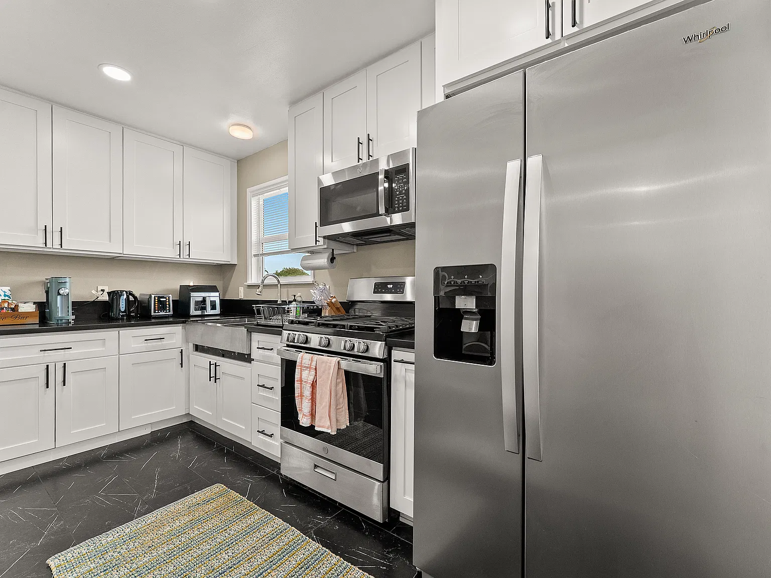 3 bed, 1.5 bath, $7,000 — Photo 3