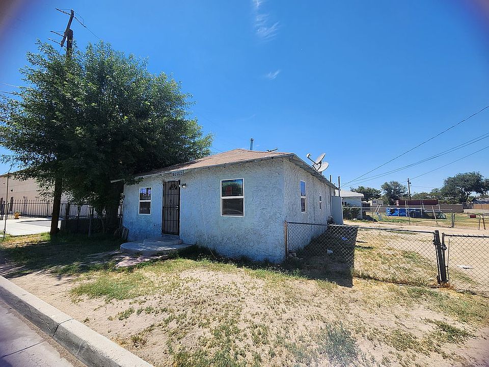 1st image of 15736 1st St