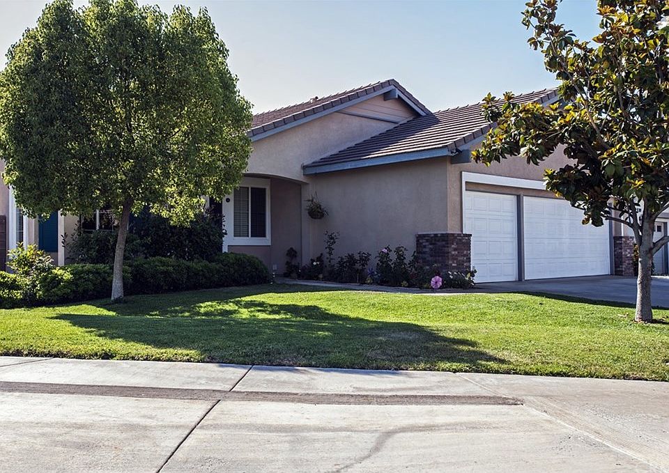 1st image of 31303 Gardenside Ln