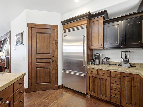 5th image of 1825 Three Kings Dr #804
