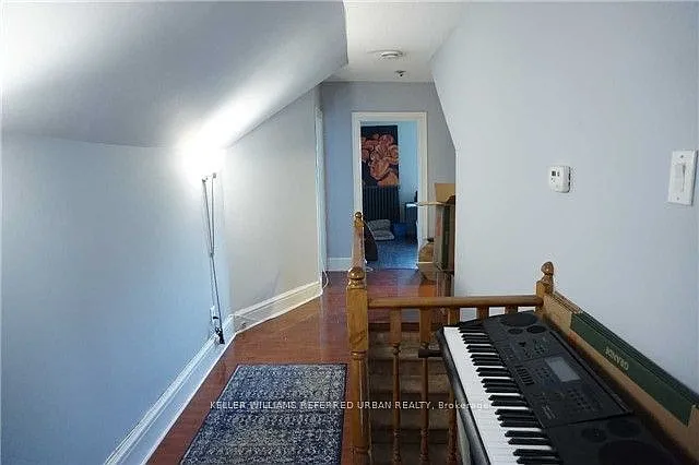 591 Jane St #UPPER — Photo 15