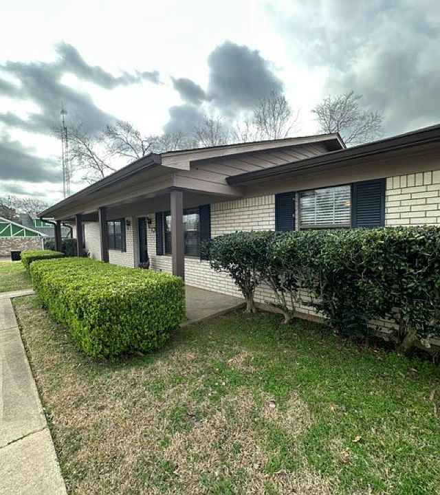 1st image of 102 Cheryl St