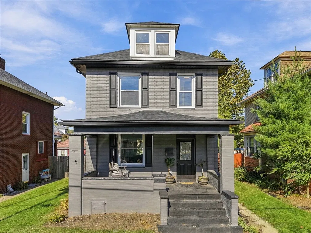 3 bed, 1.5 bath, $2,200 — Photo 1