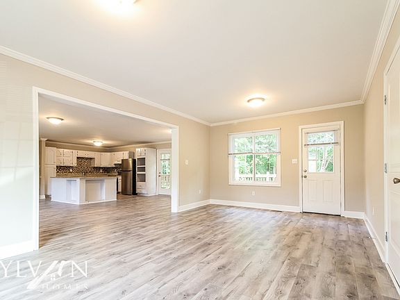 5th image of 176 Red Globe Ln