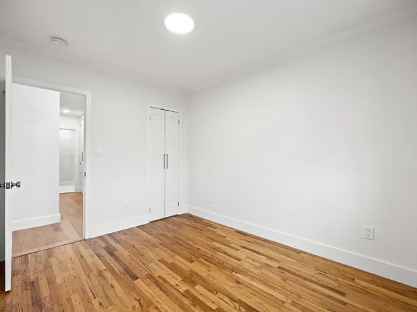 2567 East 29th Street image 14 of 31