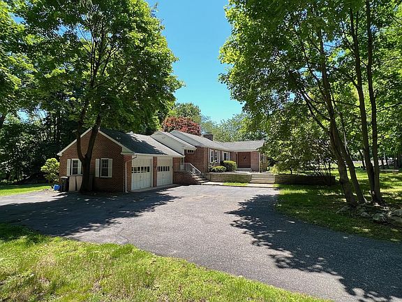 2nd image of 839 Stillwater Rd