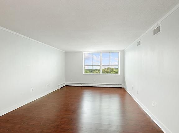 3rd image of 2800 W 44th St Unit 501