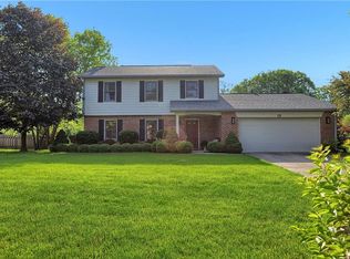 15 Village Pl, Zionsville, IN 46077