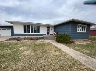 212 W 14th Ave, Mitchell, SD 57301