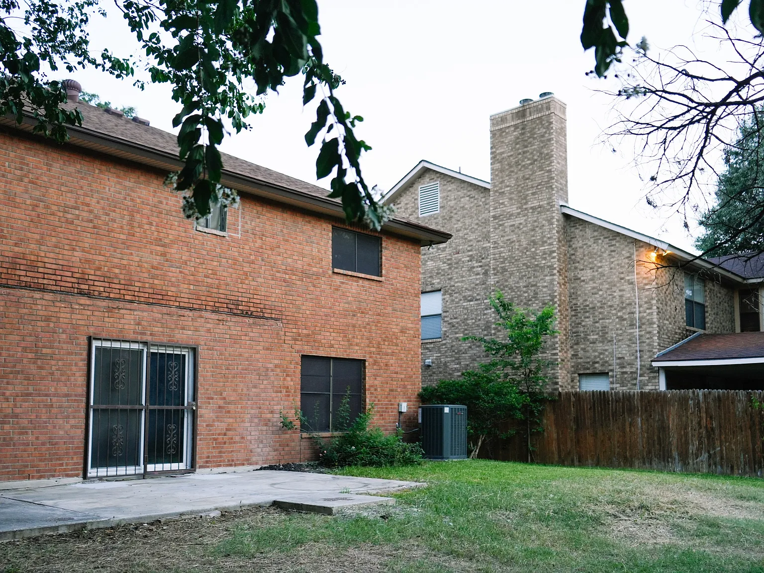 4 bed, 2.5 bath, 2533 sqft, $1,999 — Photo 3