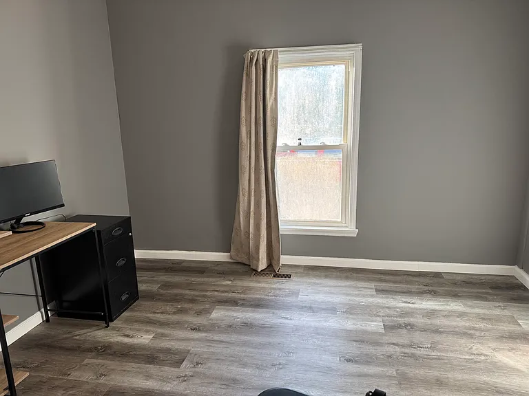 204 E Main St — Photo 6