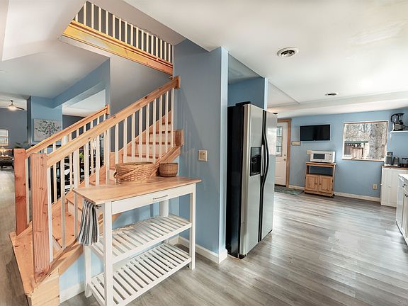 4th image of 126 Route 103 E