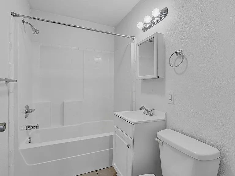 26 S Urbana Ave — Photo 23