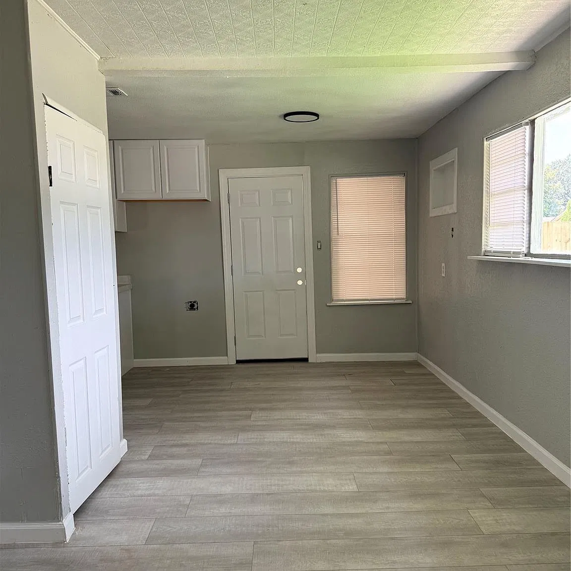3 bed, 1.0 bath, 1182 sqft, $1,600 — Photo 4
