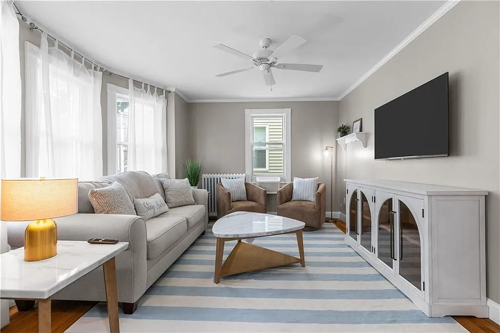 4 bed, 2.0 bath, 1724 sqft, $4,250 — Photo 4