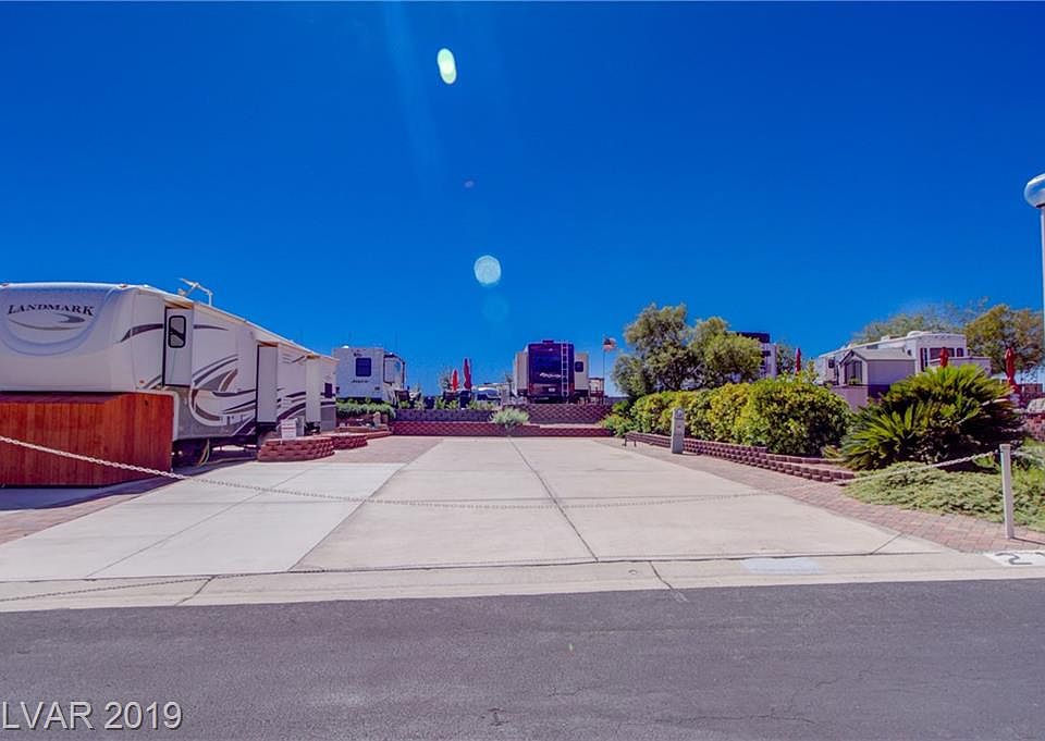 1st image of 820 Oriole Way