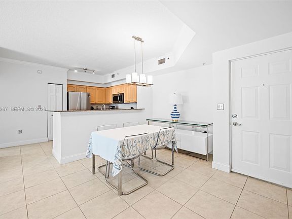 3rd image of 6861 SW 44th St APT 202