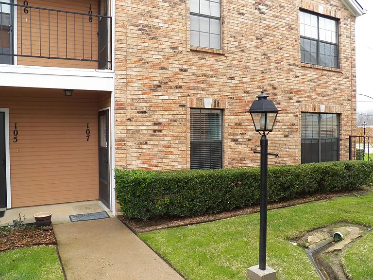 400 W South Town Dr #107 — Photo 10
