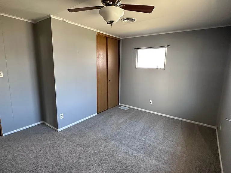2450 3rd Ave — Photo 9