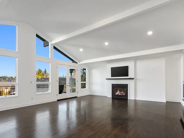 8602 N Mercer Way — Photo 5