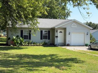 504 Plum St, Lebanon, IL 62254