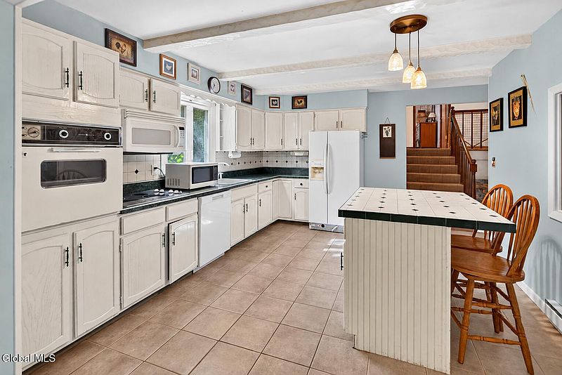 3rd image of 304 New Salem Road