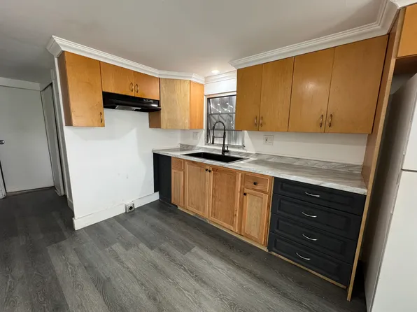 829 SW 1st Ct #72, Hallandale, FL 33009