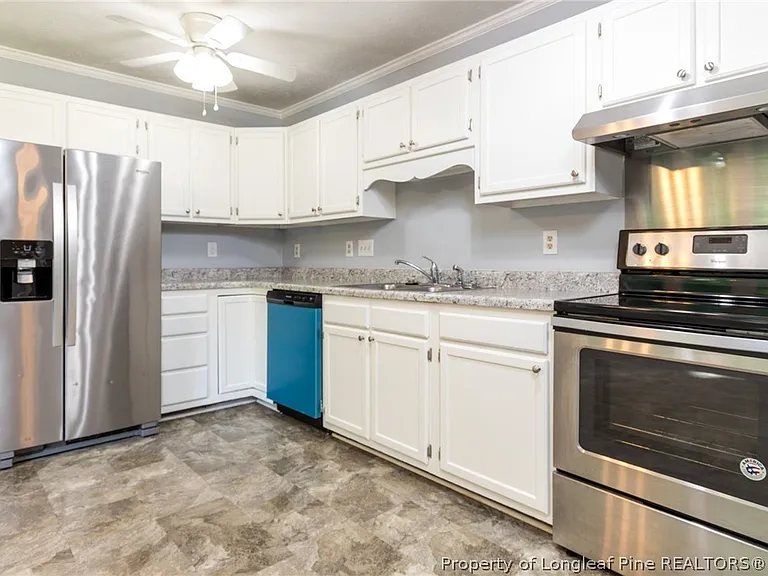 508 Stoneway Ct — Photo 15