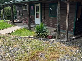 99 Pine Ave, Mena, AR 71953