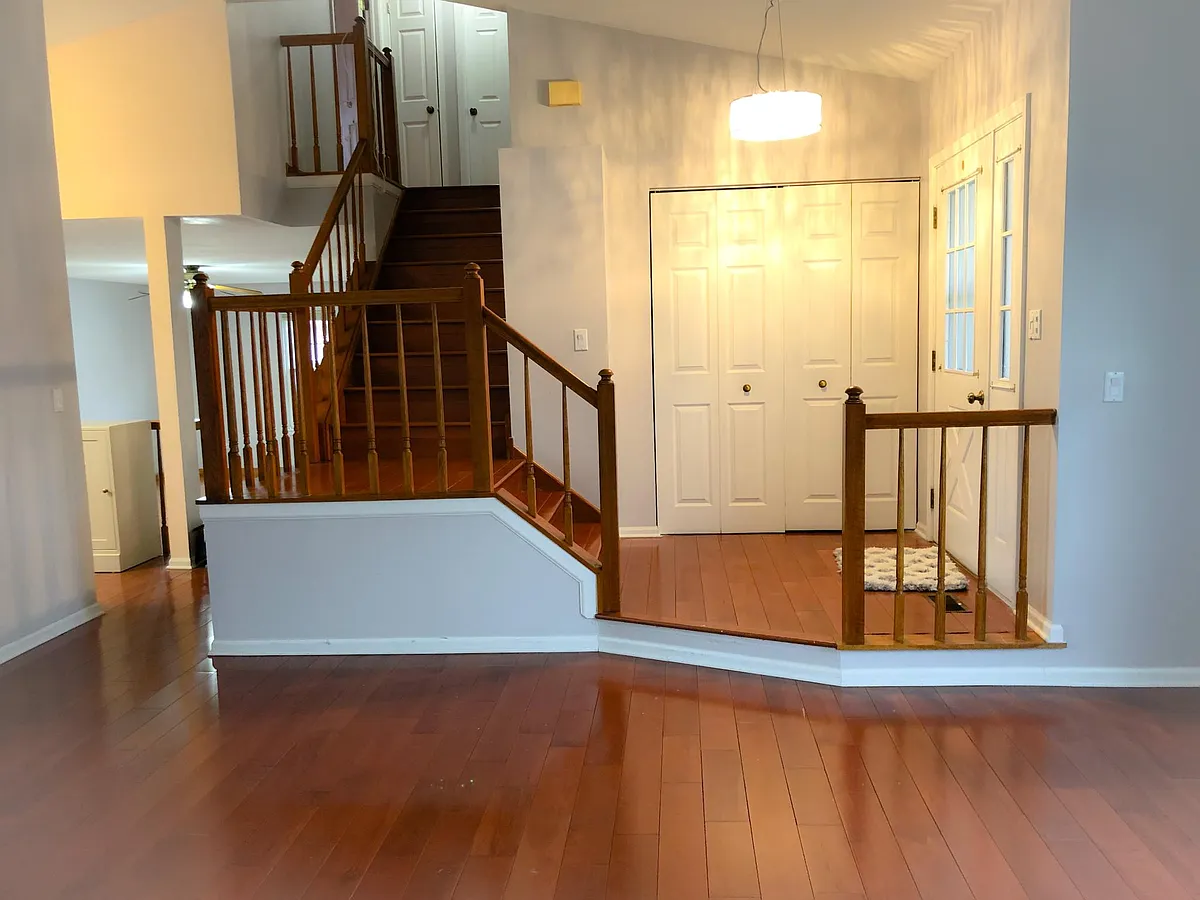 Building Photo - 4595 Mumford Dr