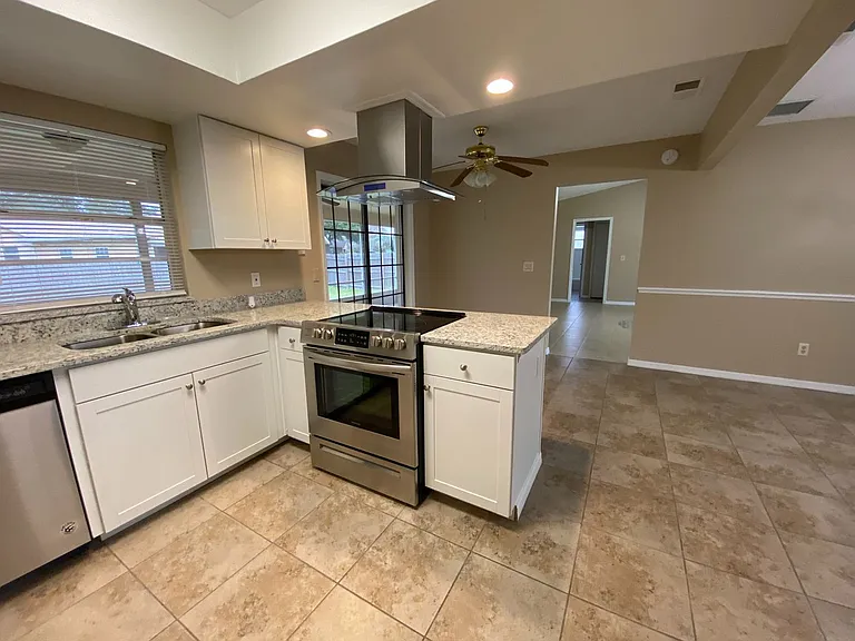 1078 E Gaucho Cir — Photo 12