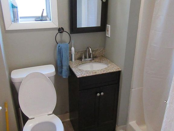 3rd image of 37 N Lake Ave #3