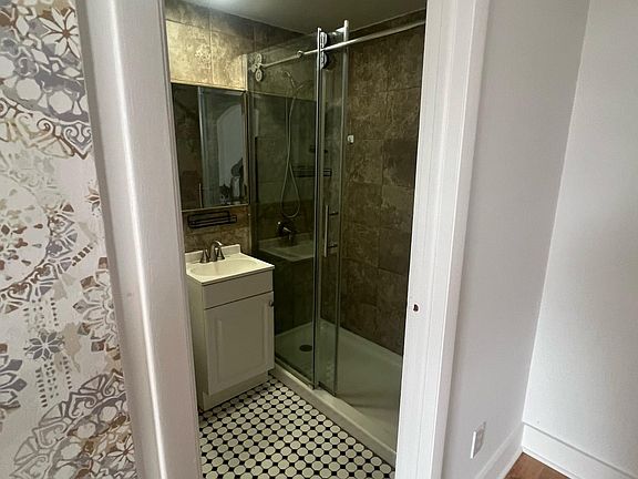 3rd image of 36 White St APT 9