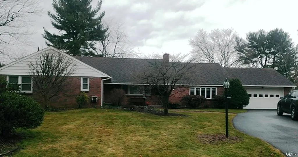 4490 Nicholas St photo 1