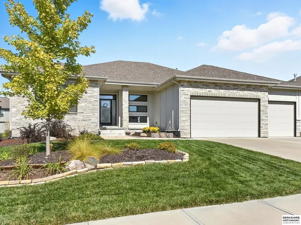 11512 Mercury St, Papillion, NE 68046